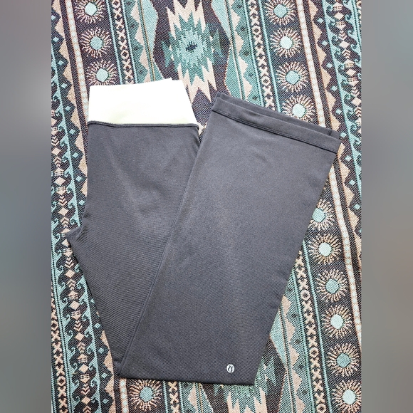 Lululemon Astro Pant (Regular). Size 8. Very soft. Gray - Picture 9 of 14